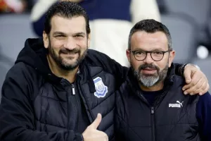 (Φωτορεπορτάζ) Ο κόσμος στο Απόλλων  - Νέα Σαλαμίνα