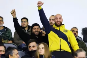 (Φωτορεπορτάζ) Ο κόσμος στο ΑΕΛ - Απόλλων