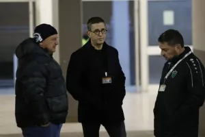 Πριν τη σέντρα στο ΜΑΚ