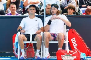 Πρώτη νίκη για τα αδέλφια Τσιτσιπά σε Grand Slam