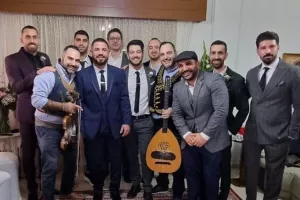 Με κουμπάρο τον Χάμπο!
