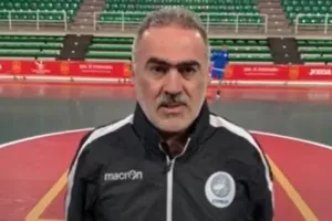 Στυλιανού: "Οι ποδοσφαιριστές μας να φτάσουν στα όρια τους" (βίντεο)