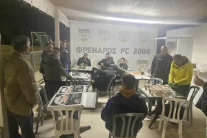Πίτσες και ροφήματα μετά τον αγώνα (φώτος)