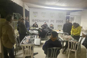 Πίτσες και ροφήματα μετά τον αγώνα (φώτος)