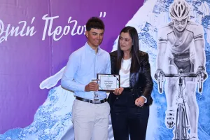 H KOE βράβευσε τους κορυφαίους Έφηβους και Νεάνιδες 2022 (φώτος)
