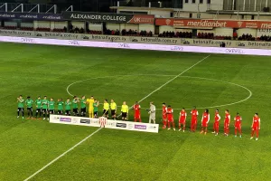 Νέα Σαλαμίνα-Ολυμπιακός: Συμβιβασμός με 4 γκολ! (φώτος)