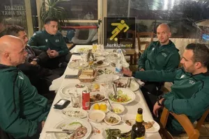 Για... σουβλάκι οι ρεφ μετά το ΑΠΟΕΛ-Απόλλων