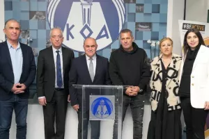 Ο Αντώνης Γιαννουλάκης παρέλαβε την επιταγή του ΚΟΑ