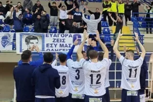 Πρόκριση για Παφιακό