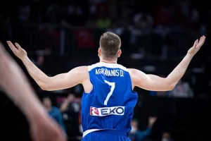 «Πρώτη» Αγραβάνη με τα πράσινα χάρη στον… Παππά!