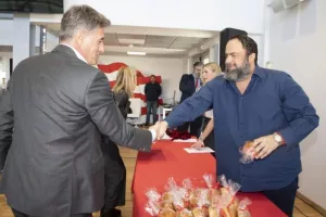 Έκοψε την πρωτοχρονιάτικη πίτα ο Ολυμπιακός