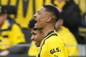Bundesliga: Η Ντόρτμουντ έπιασε την Μπάγερν, η Ουνιόν πάτησε κορυφή