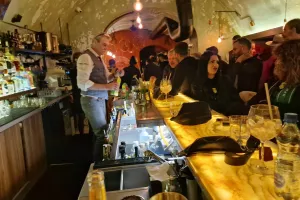 ΑΕΚτζίδικο πάρτι στο The Cuba Libre! (φώτος kerkida)