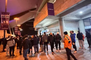 ΑΠΟΕΛίστες: Έξαλλοι με διαιτησία και Κούμα! (Φώτος έξω από Δυτική)