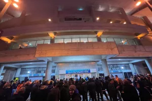 ΑΠΟΕΛίστες: Έξαλλοι με διαιτησία και Κούμα! (Φώτος έξω από Δυτική)