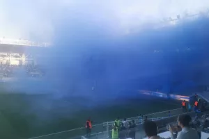 Ρίψη καπνογόνων από ΘΥΡΑ 1 προκάλεσε... καθυστέρηση (φώτος/βίντεο)