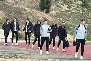 (Φώτος) Στο στάδιο η ΑΕΛ 