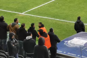 Αποδοκιμασίες σε Μακρίδη για αλλαγή Ουάρντα, συνθήματα κατά Κίρζη! (φώτος)