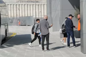 Βίντεο/Φωτορεπορτάζ από την άφιξη της ΑΕΛ