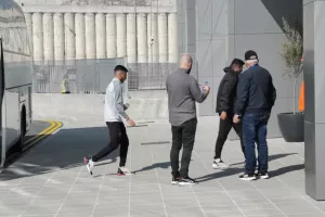 Βίντεο/Φωτορεπορτάζ από την άφιξη της ΑΕΛ