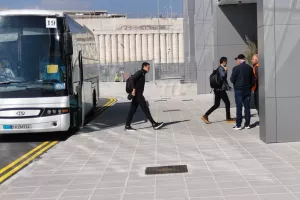 Βίντεο/Φωτορεπορτάζ από την άφιξη της ΑΕΛ