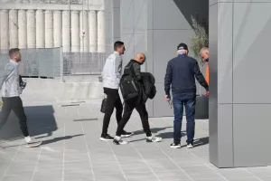 Βίντεο/Φωτορεπορτάζ από την άφιξη της ΑΕΛ