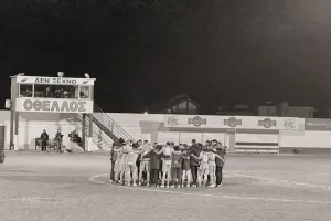 Νίκη σε... μαυρόασπρο φόντο