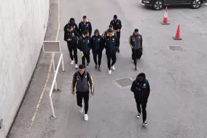 Φωτορεπορτάζ από την άφιξη του ΑΠΟΕΛ