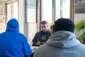 Τήρησαν τα έθιμα της Τσικνοπέμπτης στην Πάφο (φώτος)