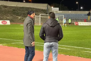 Με σκούφο  ο Αντόνε-Kουβεντούλα με τον Βασιλείου (φώτος)