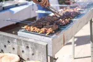 Τήρησαν τα έθιμα της Τσικνοπέμπτης στην Πάφο (φώτος)