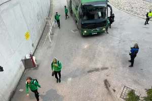 Η σπάνια - ταυτόχρονη - άφιξη Ομόνοιας και ΑΠΟΕΛ! (φώτος)