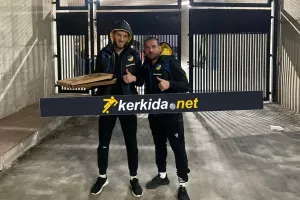 Πόζα με την πίτσα οι Γεωργιανοί, happy ο “Βίγια” (φώτο)