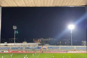 (UPD) Πρόβλημα με τον προβολέα, διακοπή για ένα δεκάλεπτο! 