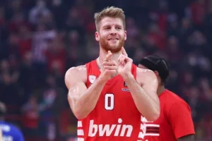 Γουόκαπ: "Είπα στον ατζέντη μου μην έρθει πριν είναι έτοιμος να υπογράψω νέο συμβόλαιο με Ολυμπιακό"