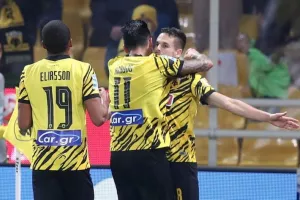 Ξετύλιξε το «δώρο» αλλά μετρά απώλειες η ΑΕΚ