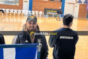 Έδειξε... ΑΝΟ (φώτο)