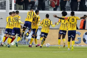 ΑΕΛ/Για το 7 στα 7!