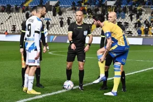 ΑΠΟΕΛ - Απόλλων: Χρυσό... γαλαζοκίτρινο τρίποντο με ανατροπή! (φώτος)