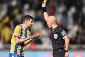ΑΠΟΕΛ - Απόλλων: Χρυσό... γαλαζοκίτρινο τρίποντο με ανατροπή! (φώτος)