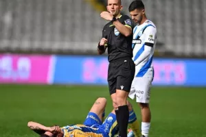 ΑΠΟΕΛ - Απόλλων: Χρυσό... γαλαζοκίτρινο τρίποντο με ανατροπή! (φώτος)