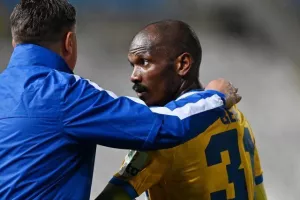 ΑΠΟΕΛ - Απόλλων: Χρυσό... γαλαζοκίτρινο τρίποντο με ανατροπή! (φώτος)