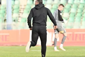 Καρμιώτισσα - ΑΕΚ: Κιτρινοπράσινο... πέρασμα στη Λεμεσό με τριάρα! (φώτος)