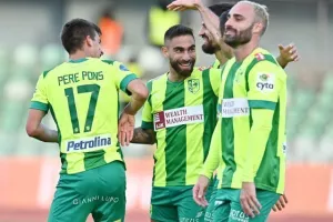 Καρμιώτισσα - ΑΕΚ: Κιτρινοπράσινο... πέρασμα στη Λεμεσό με τριάρα! (φώτος)
