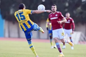 ΕΝΠ - ΑΠΟΕΛ: Αγχώθηκε αλλά... πέρασε με Μπεν και Μακέντα! (φώτος)