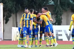 ΕΝΠ - ΑΠΟΕΛ: Αγχώθηκε αλλά... πέρασε με Μπεν και Μακέντα! (φώτος)