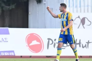 ΕΝΠ - ΑΠΟΕΛ: Αγχώθηκε αλλά... πέρασε με Μπεν και Μακέντα! (φώτος)