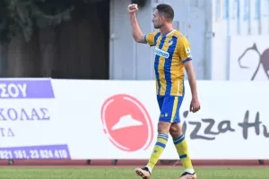 ΕΝΠ - ΑΠΟΕΛ: Αγχώθηκε αλλά... πέρασε με Μπεν και Μακέντα! (φώτος)