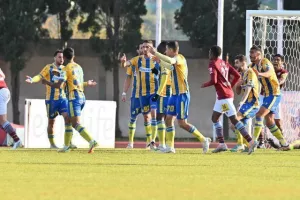 ΕΝΠ - ΑΠΟΕΛ: Αγχώθηκε αλλά... πέρασε με Μπεν και Μακέντα! (φώτος)