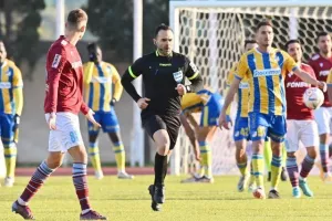 ΕΝΠ - ΑΠΟΕΛ: Αγχώθηκε αλλά... πέρασε με Μπεν και Μακέντα! (φώτος)